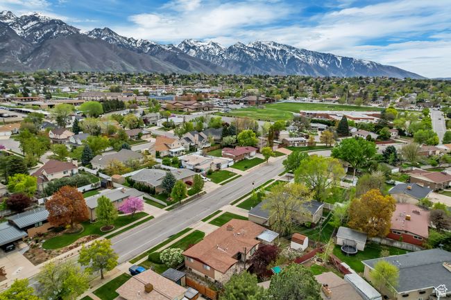 Birds eye view of property featuring a mountain view and a residential view | Image 48