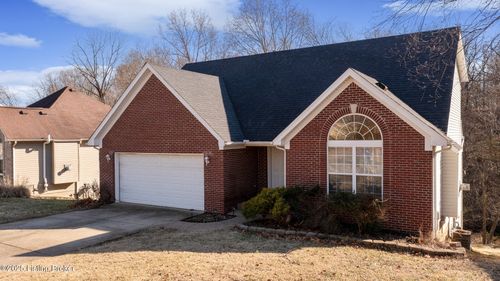 6202 Whispering Hills Blvd, Louisville, KY, 40219-2500 | Card Image