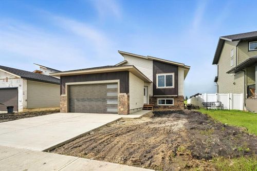 62 Metcalf Way, Lacombe, AB, T4L0J9 | Card Image