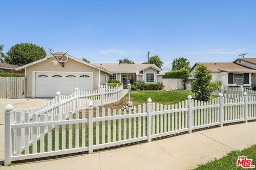9134 Swinton Ave, North Hills, CA, 91343-4723 | Card Image