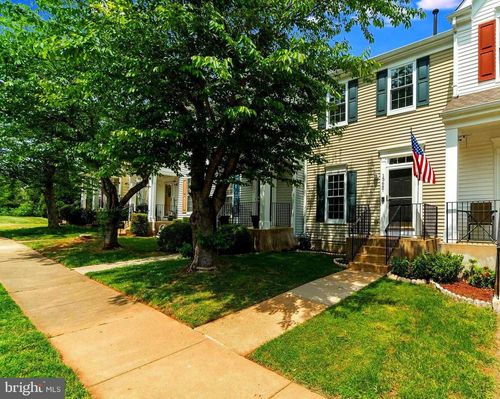 15697 Viewpoint Cir, DUMFRIES, VA, 22025-1267 | Card Image