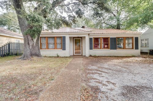 2704 Pine Ave, Gulfport, MS, 39501-5251 | Card Image