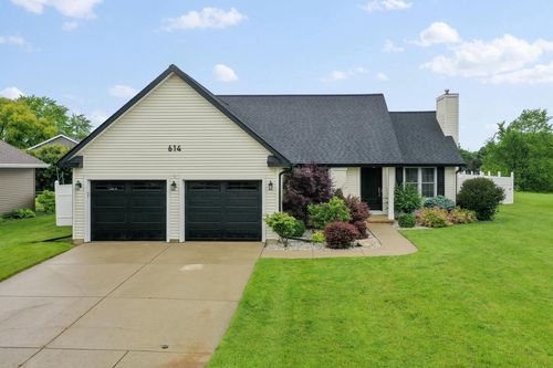 614 Stonehedge Road, GREEN BAY, WI, 54302 | Card Image