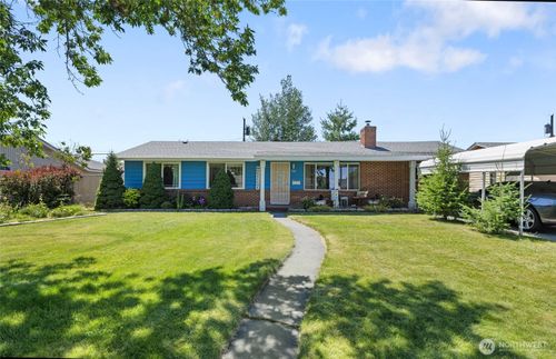 39 K St Ne, Ephrata, WA, 98823-1745 | Card Image