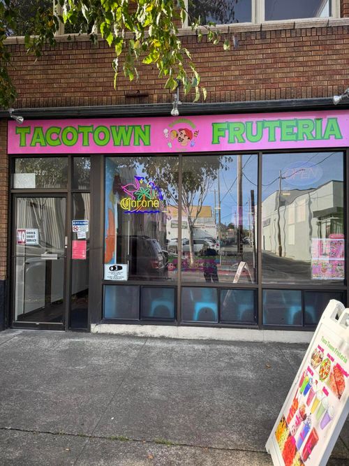 320 F St, Eureka, CA, 95501-1006 | Card Image