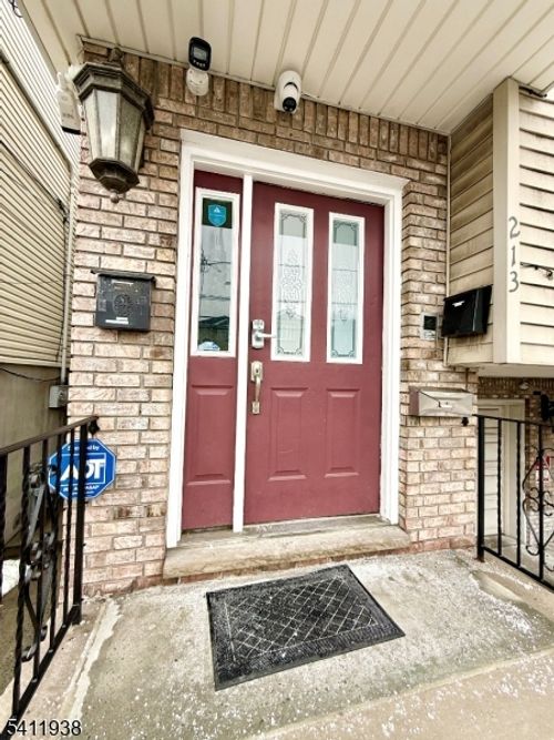 213 Palmer St, Elizabeth, NJ, 07202-3917 | Card Image