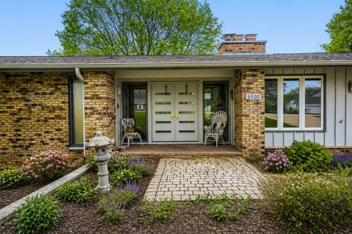 6500 Rowland Rd, Huntley, IL, 60142-9520 | Card Image