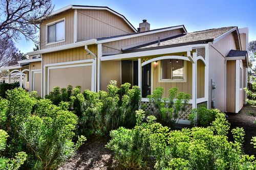 111 Acorn Dr, Petaluma, CA, 94952-1935 | Card Image