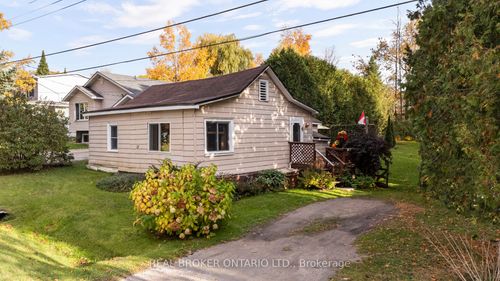 15 Lovejoy St, Victoria Harbour, ON, L0K2A0 | Card Image