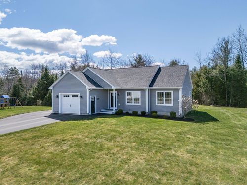 33 Meredith Drive, Windham, ME, 04062 | Card Image