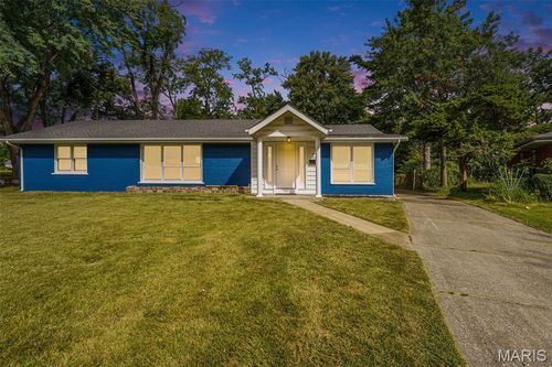 7 Kenwood Dr, Hazelwood, MO, 63042-2703 | Card Image