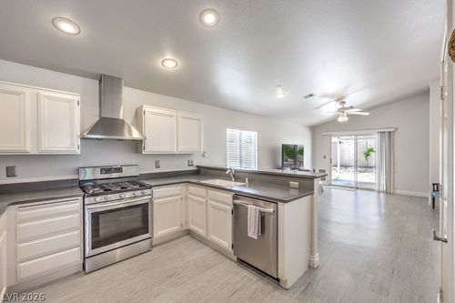 1245 Diamond Valley St, Henderson, NV, 89052-3019 | Card Image