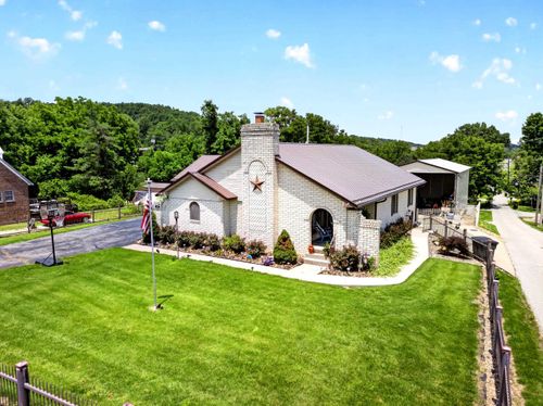 102 W 3rd St, Grayson, KY, 41143-1016 | Card Image