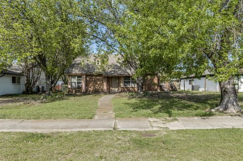 1825 Castle Dr, Garland, TX, 75040-5408 | Card Image
