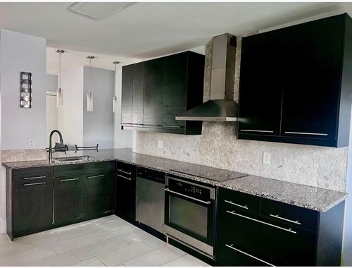 a-18 West St, Everett, MA, 02149-2518 | Card Image