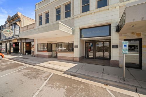 141 N Main St, West Bend, WI, 53095-3356 | Card Image