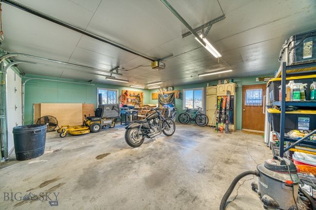 garage interior | Image 42