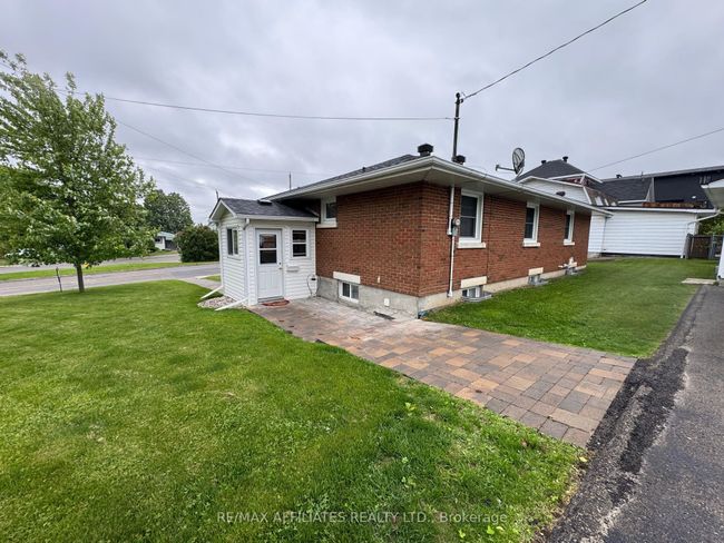 2 Philip St, House other with 4 bedrooms, 2 bathrooms and 4 parking in Smiths Falls ON | Image 48