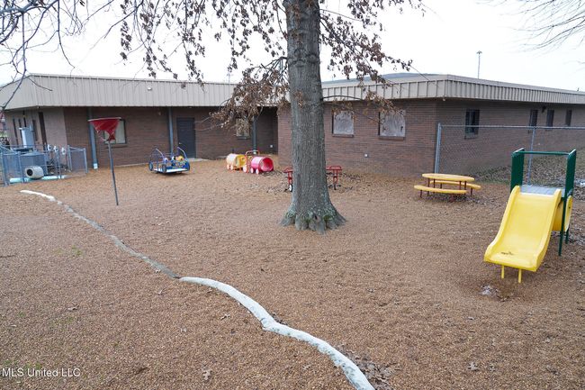Playground 1b | Image 51