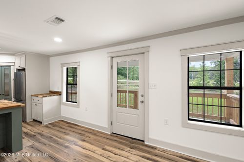 4454 Mars Hill Rd, Carthage, MS, 39051-8999 | Card Image