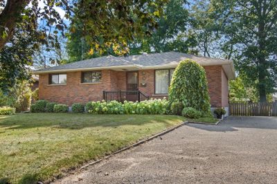 70 Prospect St, House other with 2 bedrooms, 2 bathrooms and 4 parking in Bowmanville ON | Image 2