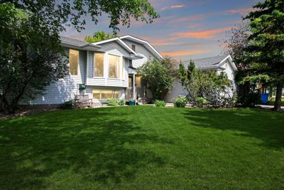 739 Oak Dr, House detached with 4 bedrooms, 3 bathrooms and 6 parking in Beaverlodge AB | Image 1