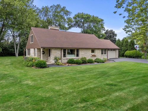9065 N Tennyson Drive, Bayside, WI, 53217 | Card Image
