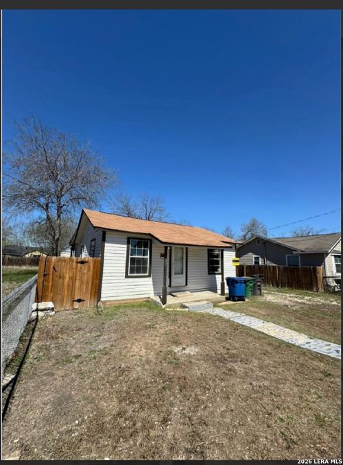 125 Smallwood Dr, San Antonio, TX, 78210-5640 | Card Image