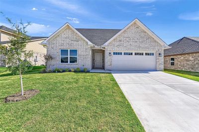 1811 Boxwood Drive, House other with 3 bedrooms, 2 bathrooms and null parking in Sherman TX | Image 1