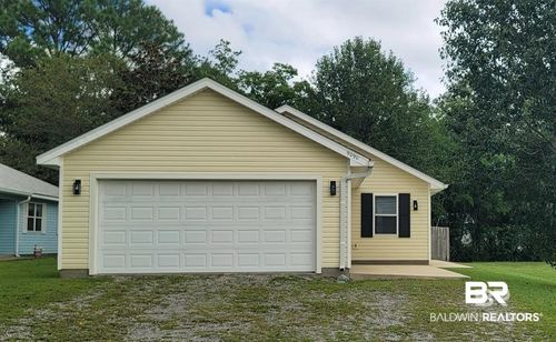 9090 Bay Pines Rd, Elberta, AL, 36530-5022 | Card Image