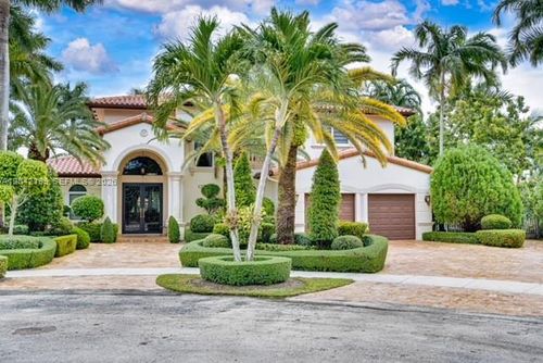 15763 Nw 80th Ave, Miami Lakes, FL, 33016-7118 | Card Image