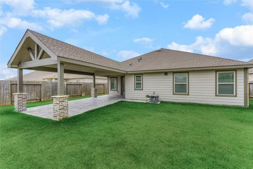 211 Garnett St, Magnolia, TX, 77354-7044 | Card Image