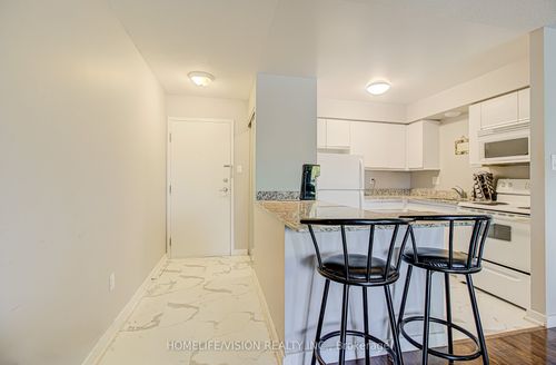 310-271 Eiwo Crt, Waterloo, ON, N2K2M8 | Card Image