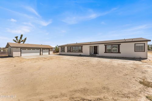 3236 E Avenue H2, Lancaster, CA, 93535-1638 | Card Image