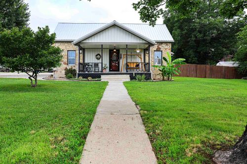 601 E 4th St, Mountain Home, AR, 72653-4057 | Card Image