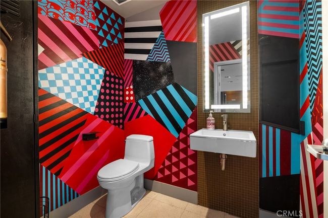 Your guest bathroom makes a statement | Image 20