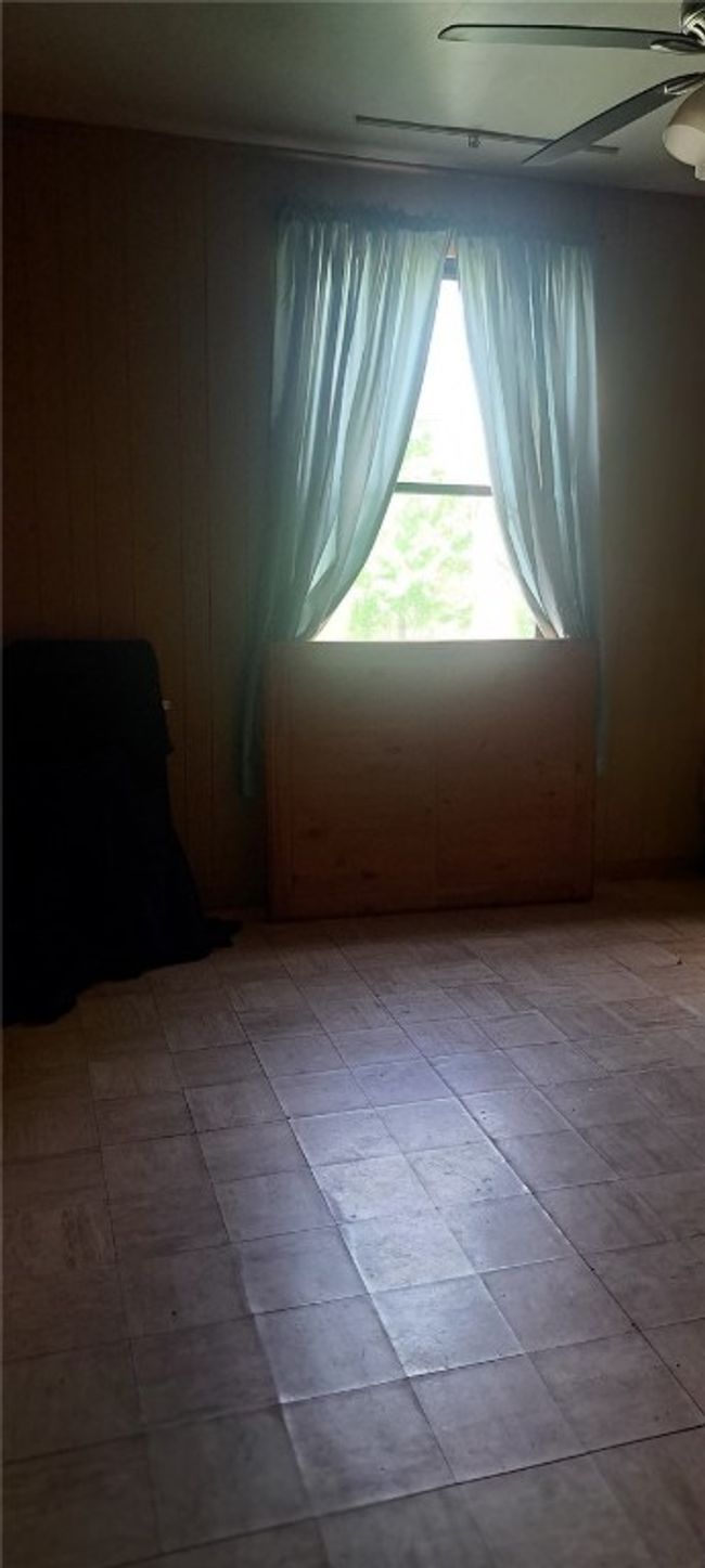 1017 Virginia St, House other with 4 bedrooms, 2 bathrooms and 3 parking in Jeannette PA | Image 6