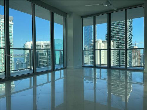 3619-n-1111 Sw 1st Ave, Miami, FL, 33130-5401 | Card Image