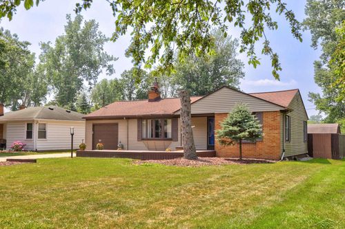 2113 Bock Rd, Saginaw, MI, 48603-7804 | Card Image
