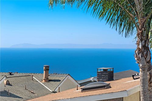 882 Acapulco St, Laguna Beach, CA, 92651-3801 | Card Image