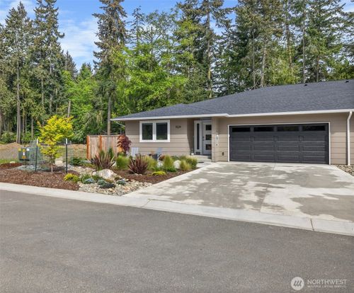1529 Discovery Loop, Port Angeles, WA, 98363 | Card Image