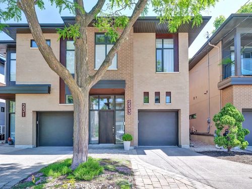 233 Carleton Ave, Ottawa, ON, K1Y0J5 | Card Image