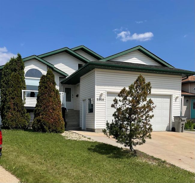 8868 107 Ave, House detached with 4 bedrooms, 3 bathrooms and 3 parking in Grande Prairie AB | Image 1