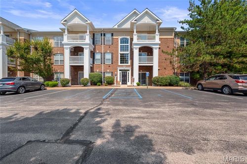 apt-300-13101 Mill Crossing Ct, Saint Louis, MO, 63141-6183 | Card Image