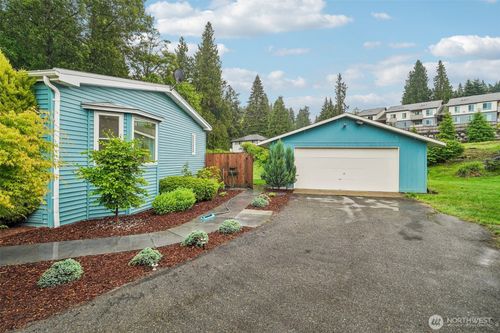 215 105th Ave E, Edgewood, WA, 98372-1172 | Card Image