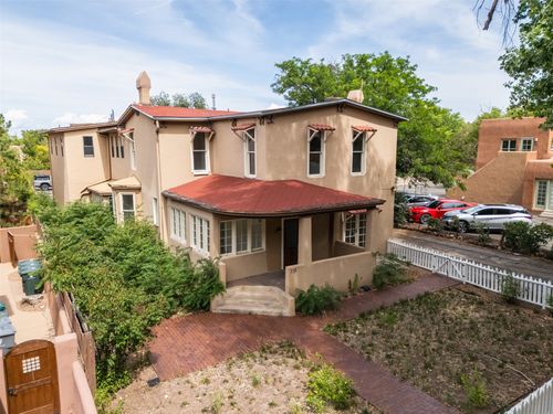318 Grant Ave, Santa Fe, NM, 87501-1933 | Card Image