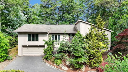 195 Mountain Rd, Manchester, CT, 06040-4549 | Card Image