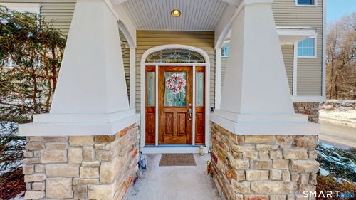 1-1 Lawrence Ave, Danbury, CT, 06810-5180 | Card Image