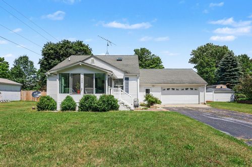 728 Ohio Ave, Fremont, MI, 49412-1127 | Card Image