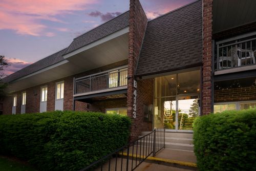 b222-4133 Saratoga Ave, Downers Grove, IL, 60515-2064 | Card Image